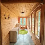 Cozy & Authentic Summerhouse By The River בית נופש רובניימי