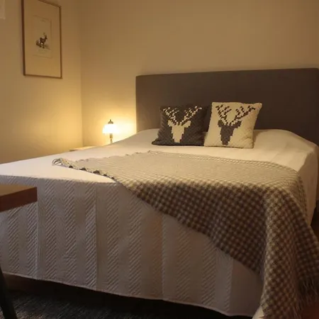 Cozy & Authentic Summerhouse By The River Ροβανιέμι