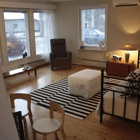 Σπίτι διακοπών Cozy & Authentic Summerhouse By The River Ροβανιέμι