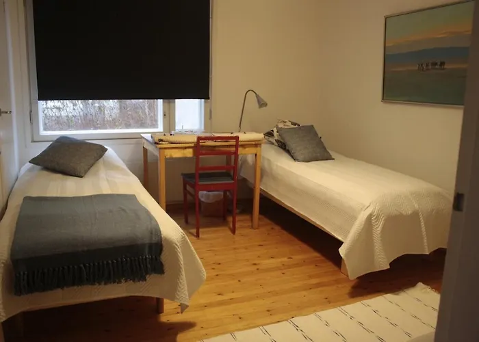 Cozy & Authentic Summerhouse By The River *