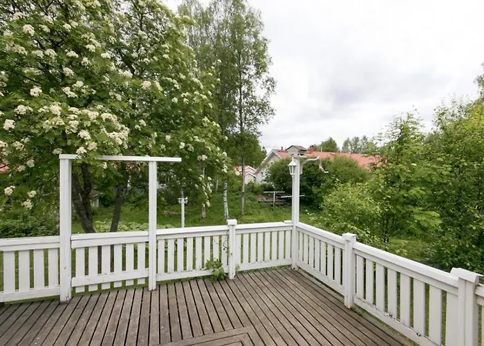 Cozy & Authentic Summerhouse By The River *