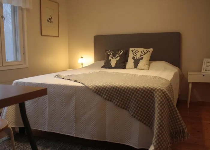 Cozy & Authentic Summerhouse By The River Ροβανιέμι