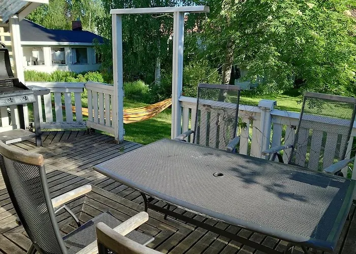 Σπίτι διακοπών Cozy & Authentic Summerhouse By The River *