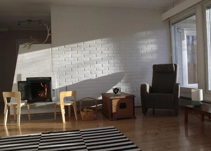 Cozy & Authentic Summerhouse By The River