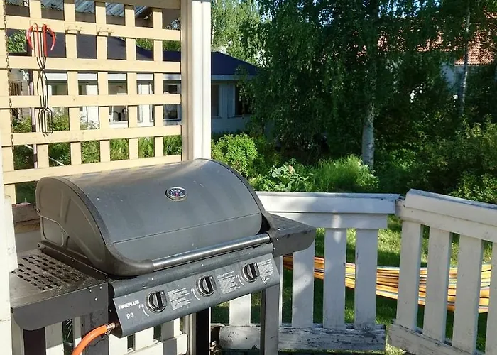 Cozy & Authentic Summerhouse By The River *